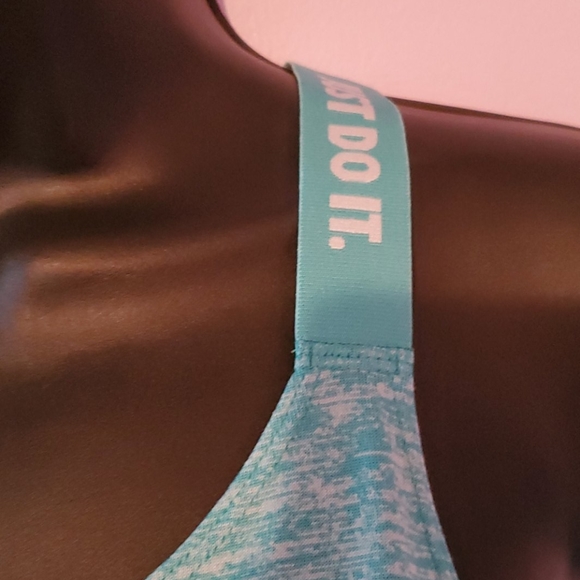 Nike dri-fit teal tank top - Picture 4 of 7